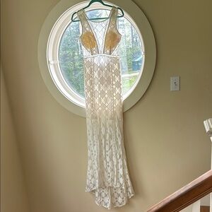 Elegant White Lace Maxi Dress